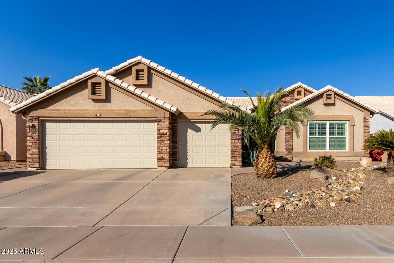 4220 E Thistle Landing Dr., Phoenix, AZ 85044