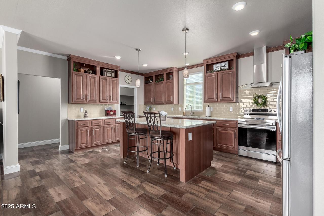114 W Smoketree St., Apache Junction, AZ 85120