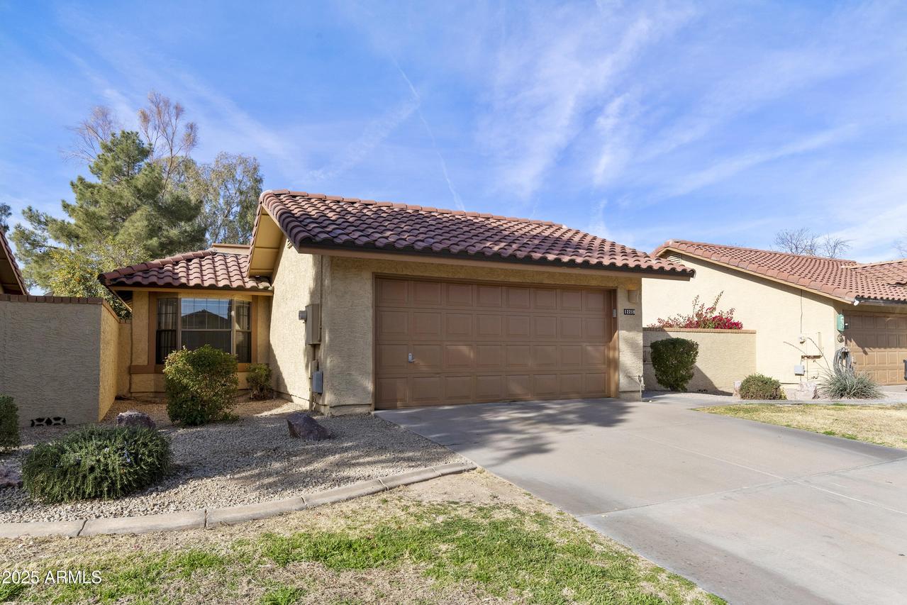 12218 S Shoshoni Dr., Phoenix, AZ 85044