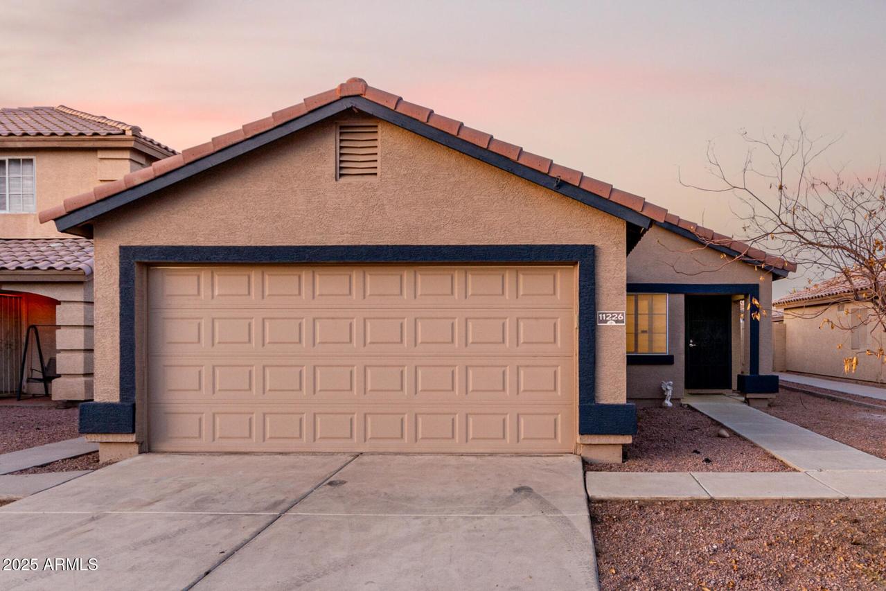 11226 W Calle De La Luna, Phoenix, AZ 85037