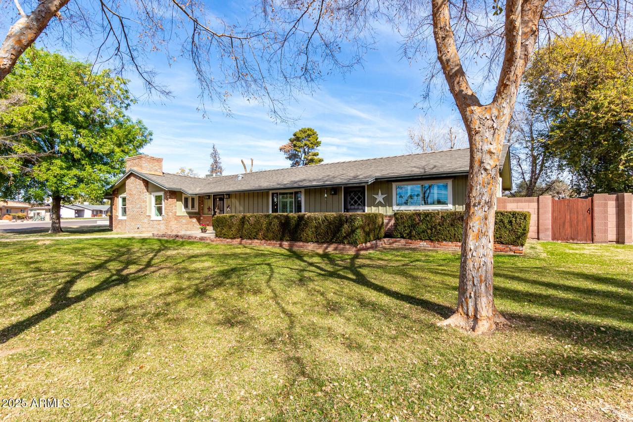 1542 W Loma Ln., Phoenix, AZ 85021