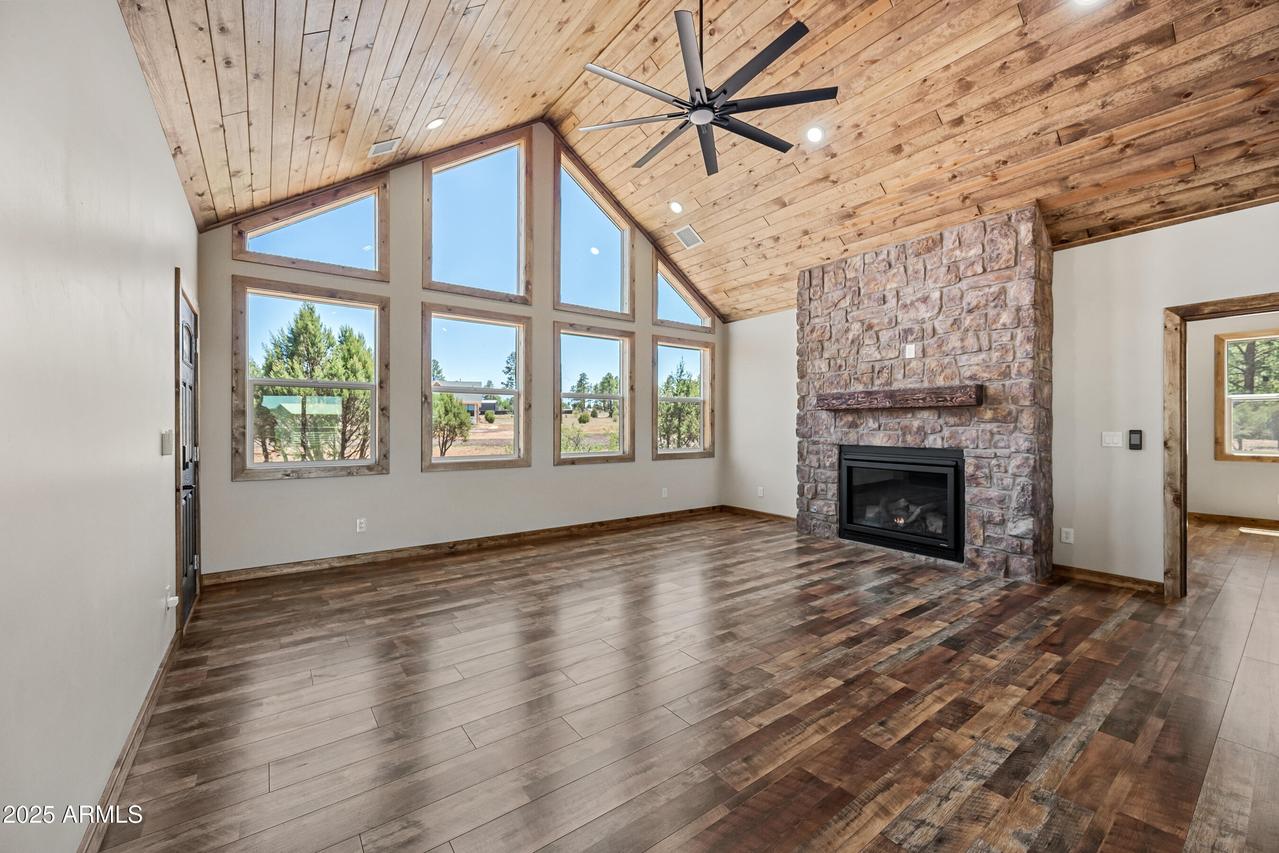 2730 Church Ln., Overgaard, AZ 85933