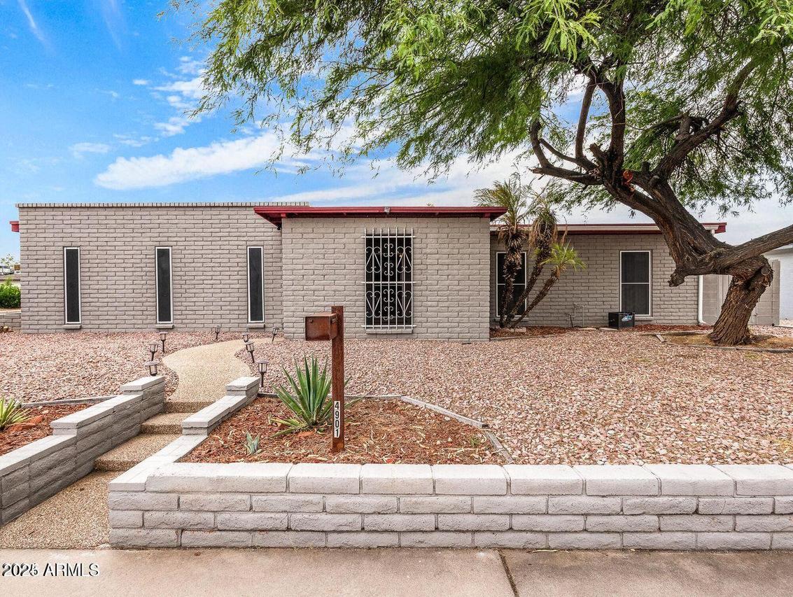 4901 W Beverly Ln., Glendale, AZ 85306