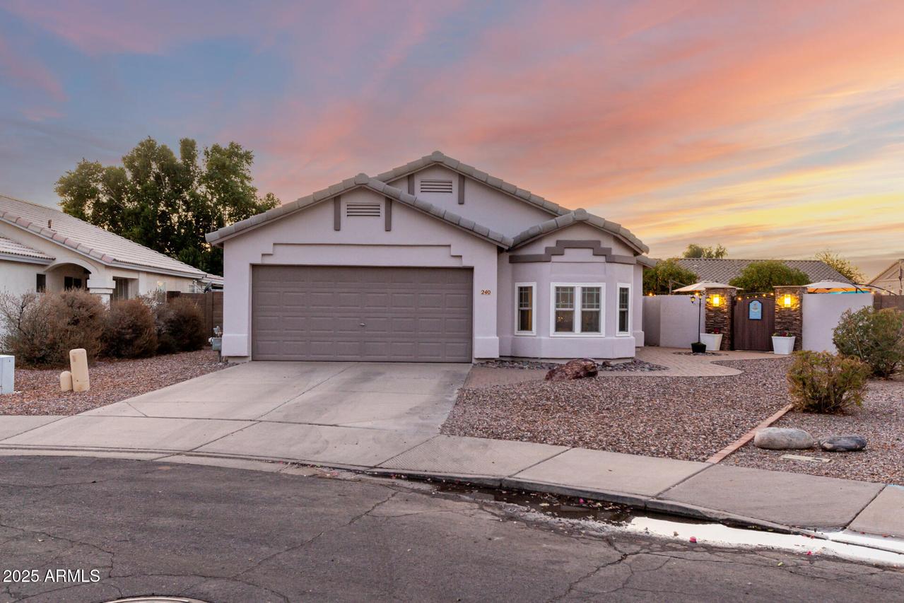 240 S Oakland, Mesa, AZ 85206