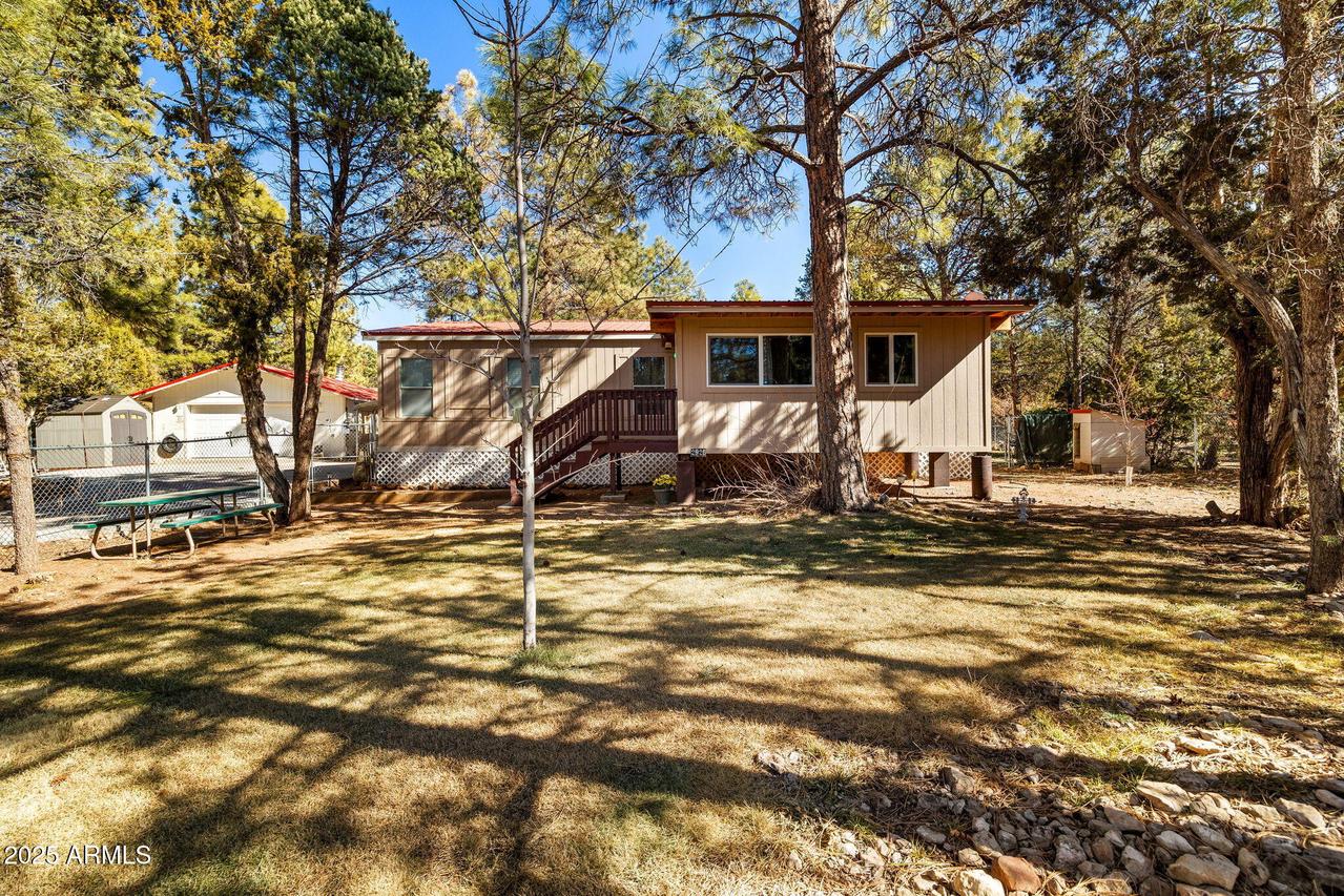 2925 Breezy Pine Dr., Overgaard, AZ 85933