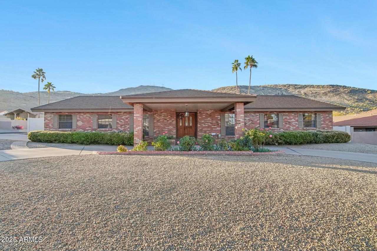 1201 W Dahlia Dr., Phoenix, AZ 85029