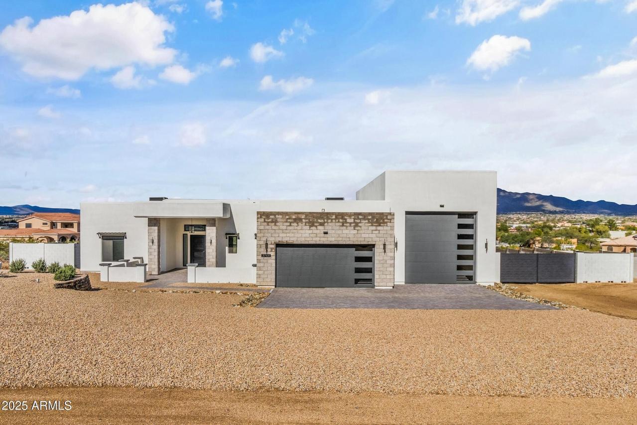 37931 N 31st Ave., Phoenix, AZ 85086