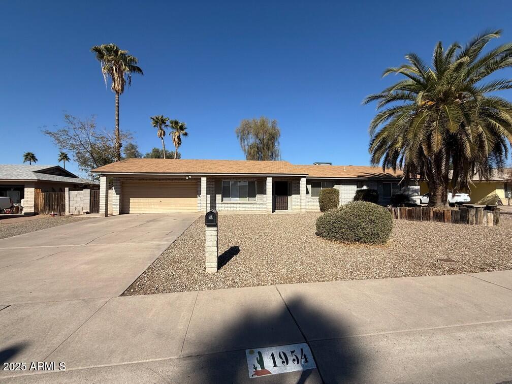 1954 W Kerry Ln., Phoenix, AZ 85027