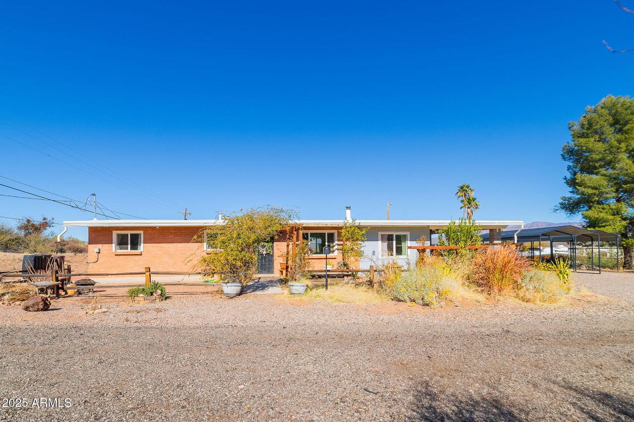 417 W Sunset Dr., Mammoth, AZ 85618