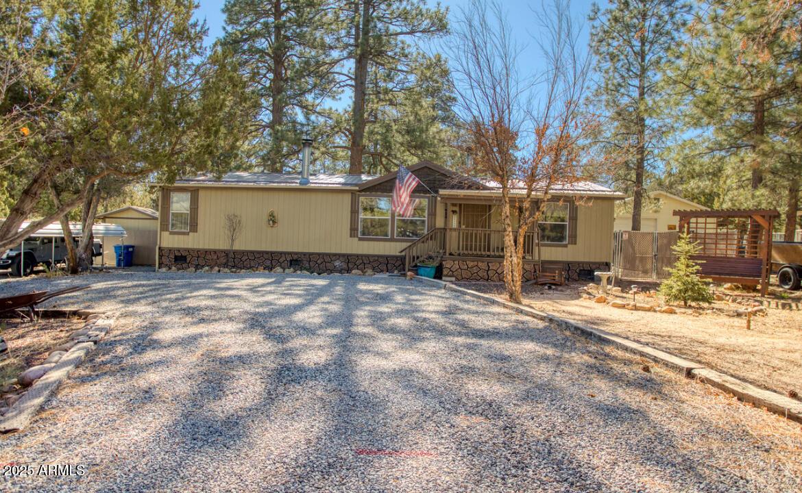 1981 Rustling Pine Dr., Overgaard, AZ 85933