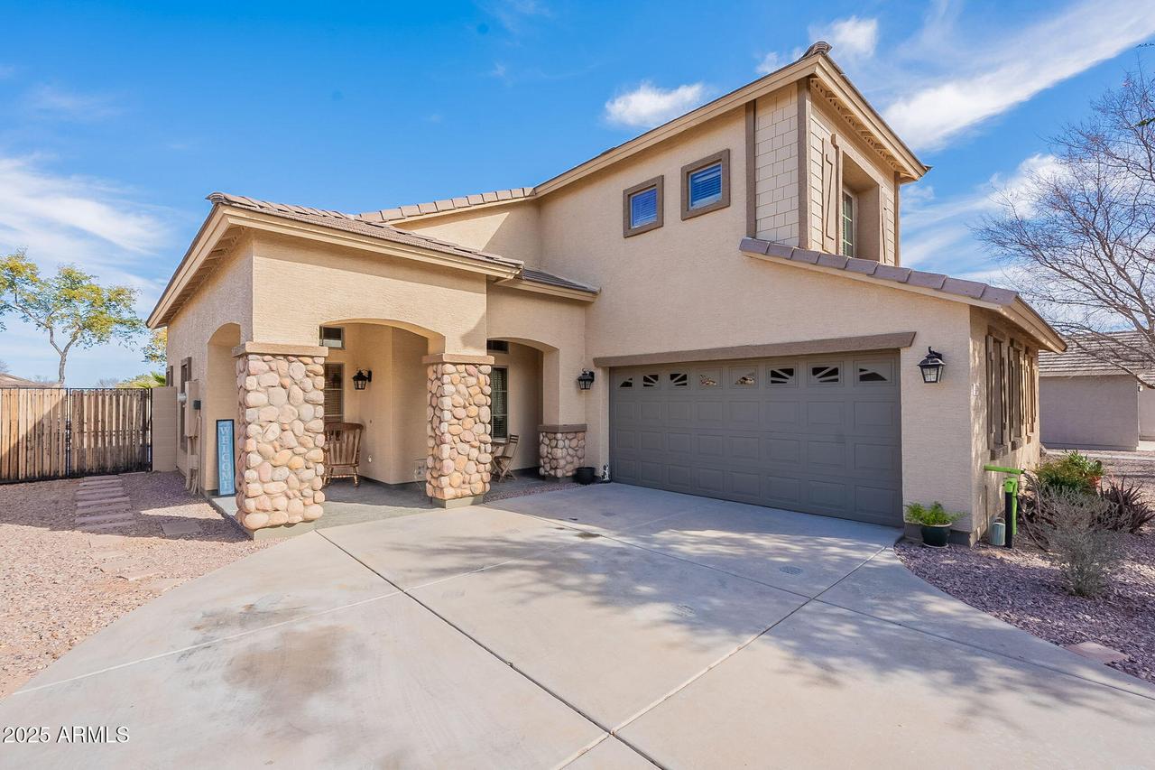 2528 W Mericrest Way, San Tan Valley, AZ 85144