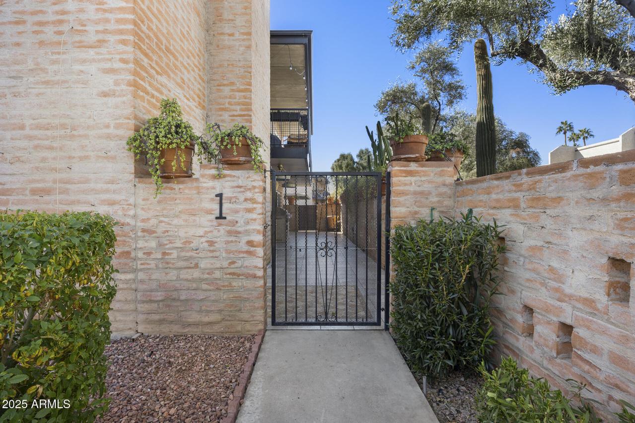 7401 E Northland Dr. #1, Scottsdale, AZ 85251