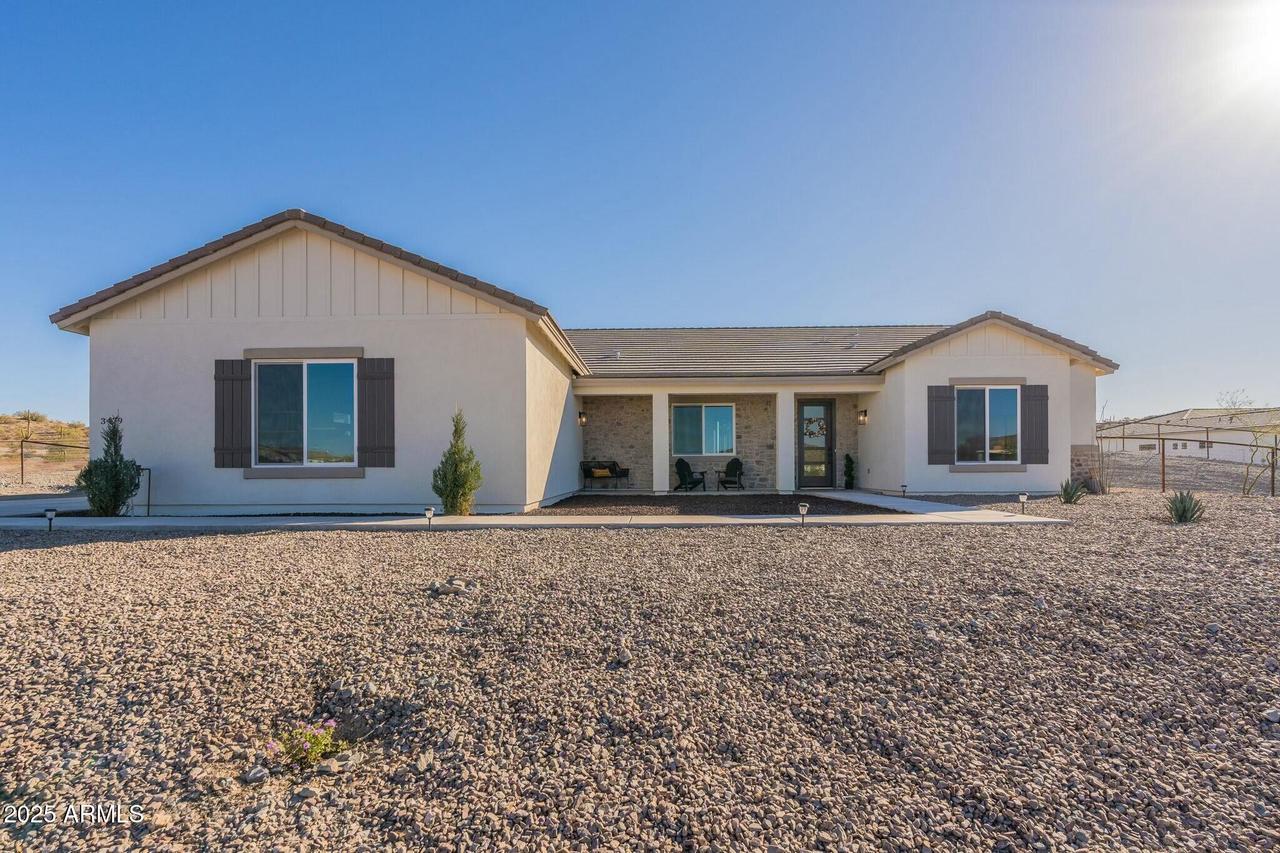 3479 W Hummingbird Ln., San Tan Valley, AZ 85144