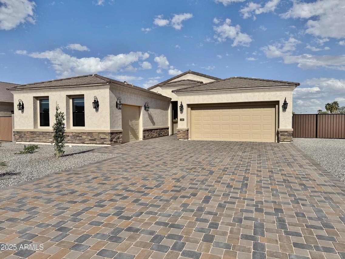 1586 N Himosa Dr., Casa Grande, AZ 85122