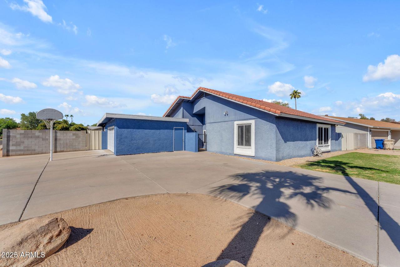 11604 N 58th Ave., Glendale, AZ 85304