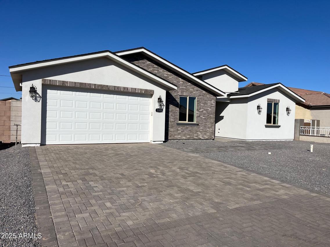 5320 E Pony Track Ln., San Tan Valley, AZ 85140