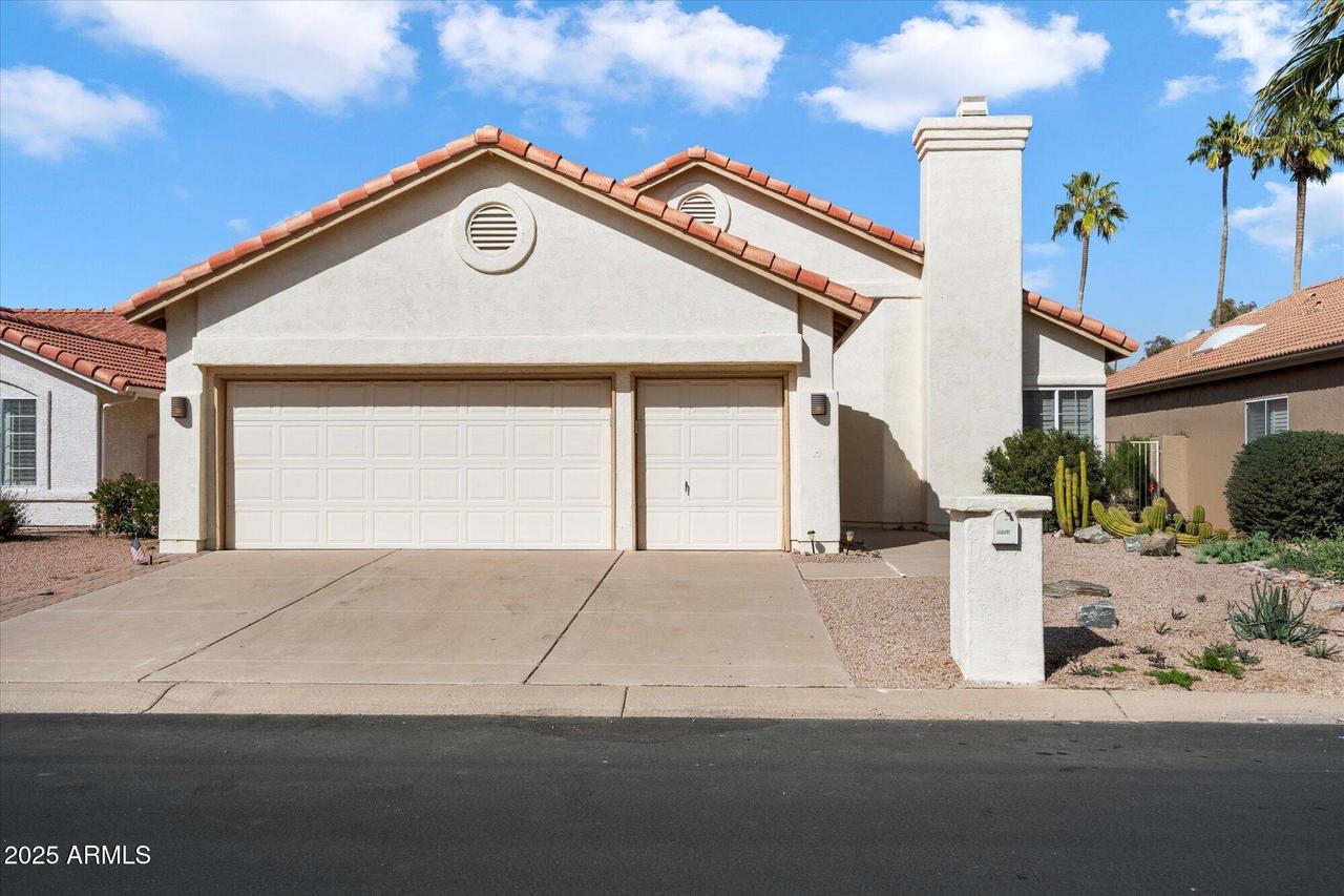 10914 E Navajo Dr., Sun Lakes, AZ 85248