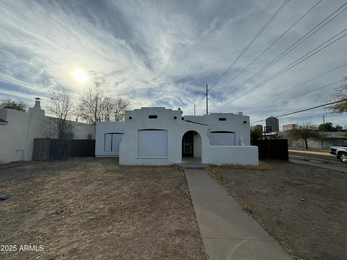 2546 N 8th St., Phoenix, AZ 85006