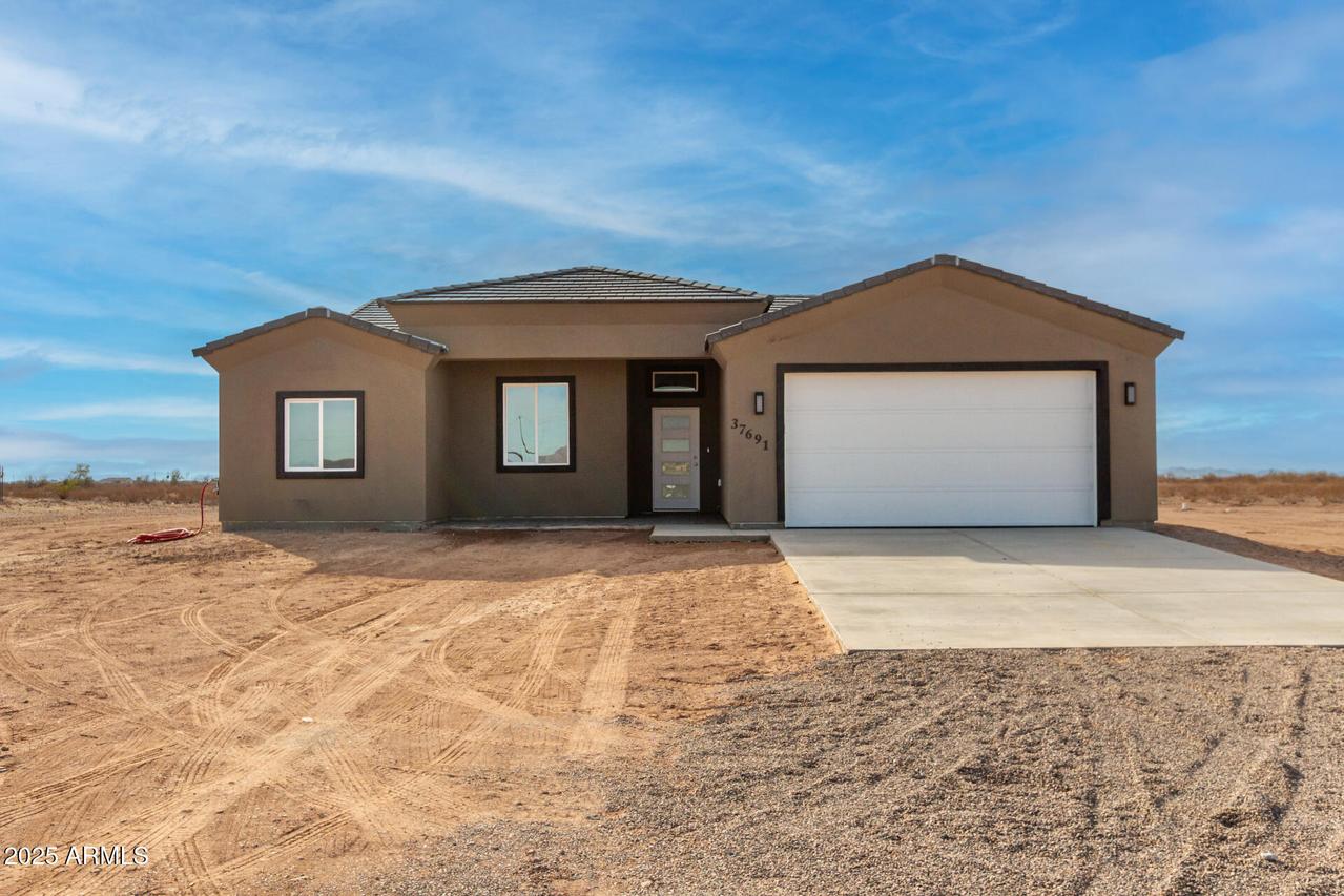 37691 W Vermont Ave., Tonopah, AZ 85354