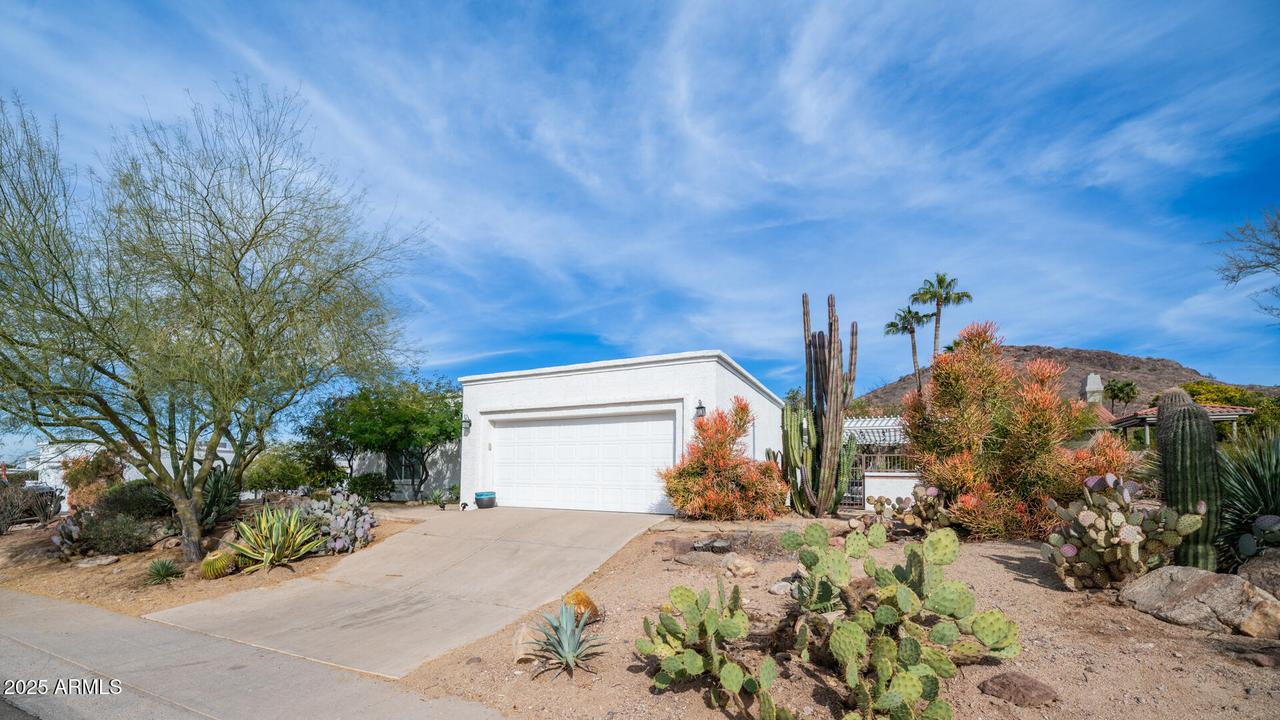 1246 E Acoma Dr., Phoenix, AZ 85022