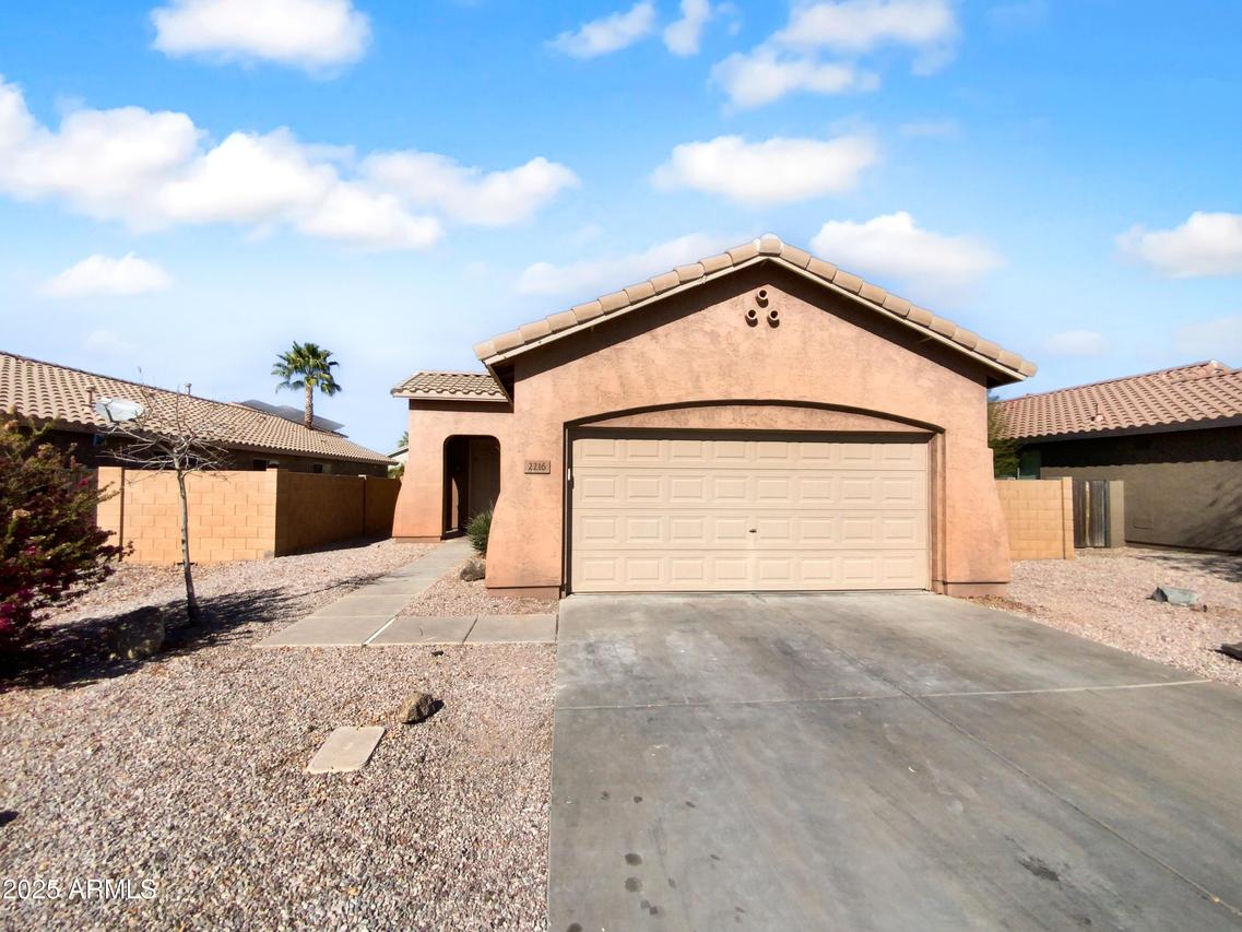2216 W Gold Dust Ave., San Tan Valley, AZ 85144