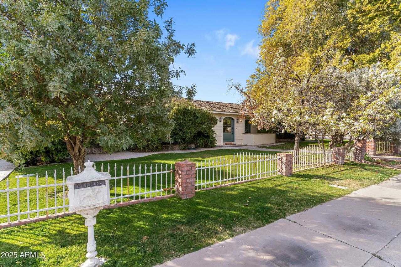 5144 N 69th Pl., Paradise Valley, AZ 85253