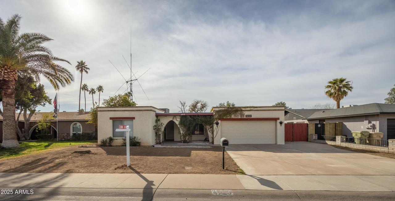 4925 W Mercer Ln., Glendale, AZ 85304