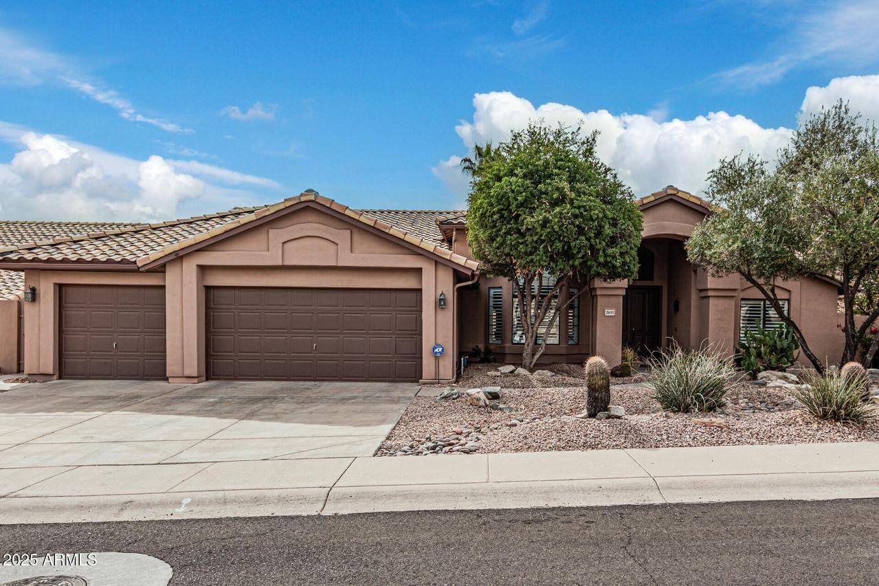 2033 E Tecoma Rd., Phoenix, AZ 85048