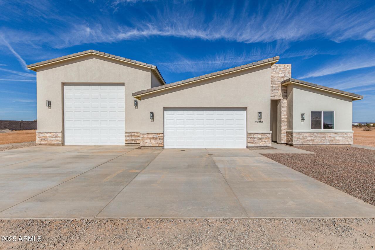 24032 W Redbird Rd., Wittmann, AZ 85361