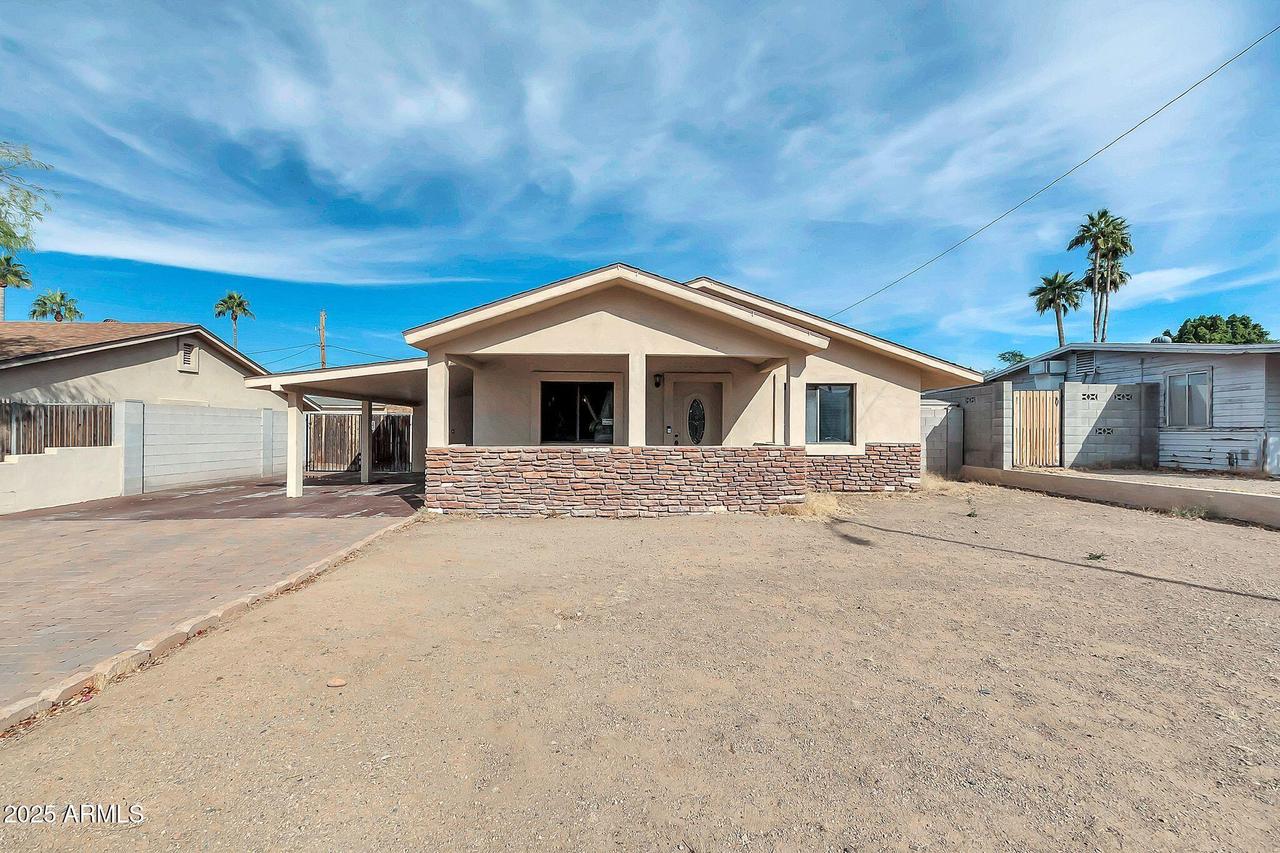 744 E Meadow Ln., Phoenix, AZ 85022