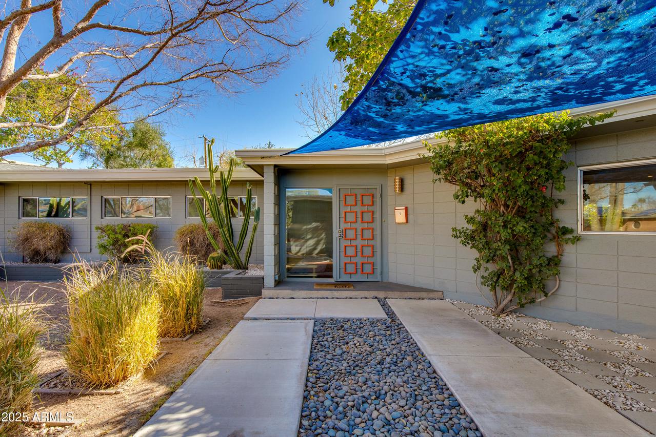 3237 E Meadowbrook Ave., Phoenix, AZ 85018