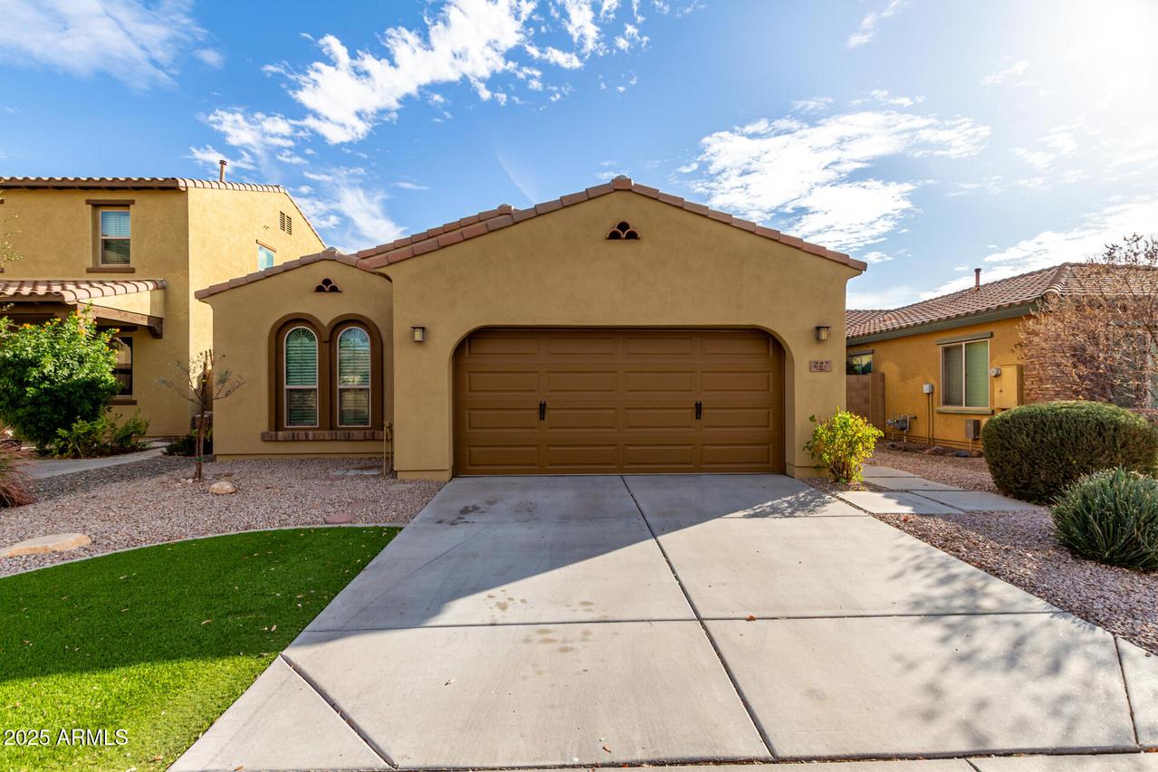 227 E Carob Dr., Chandler, AZ 85286