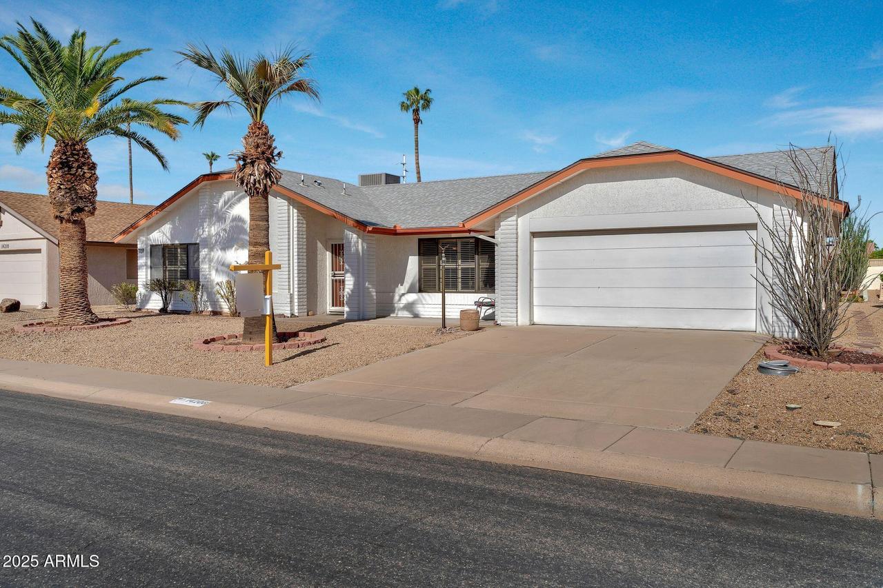 14206 W Yosemite Dr., Sun City West, AZ 85375