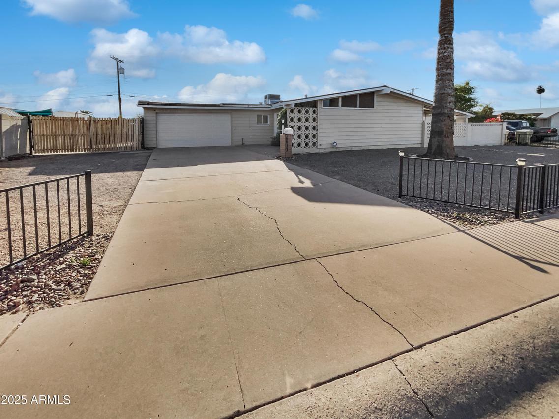 6633 W Orange Dr., Glendale, AZ 85301