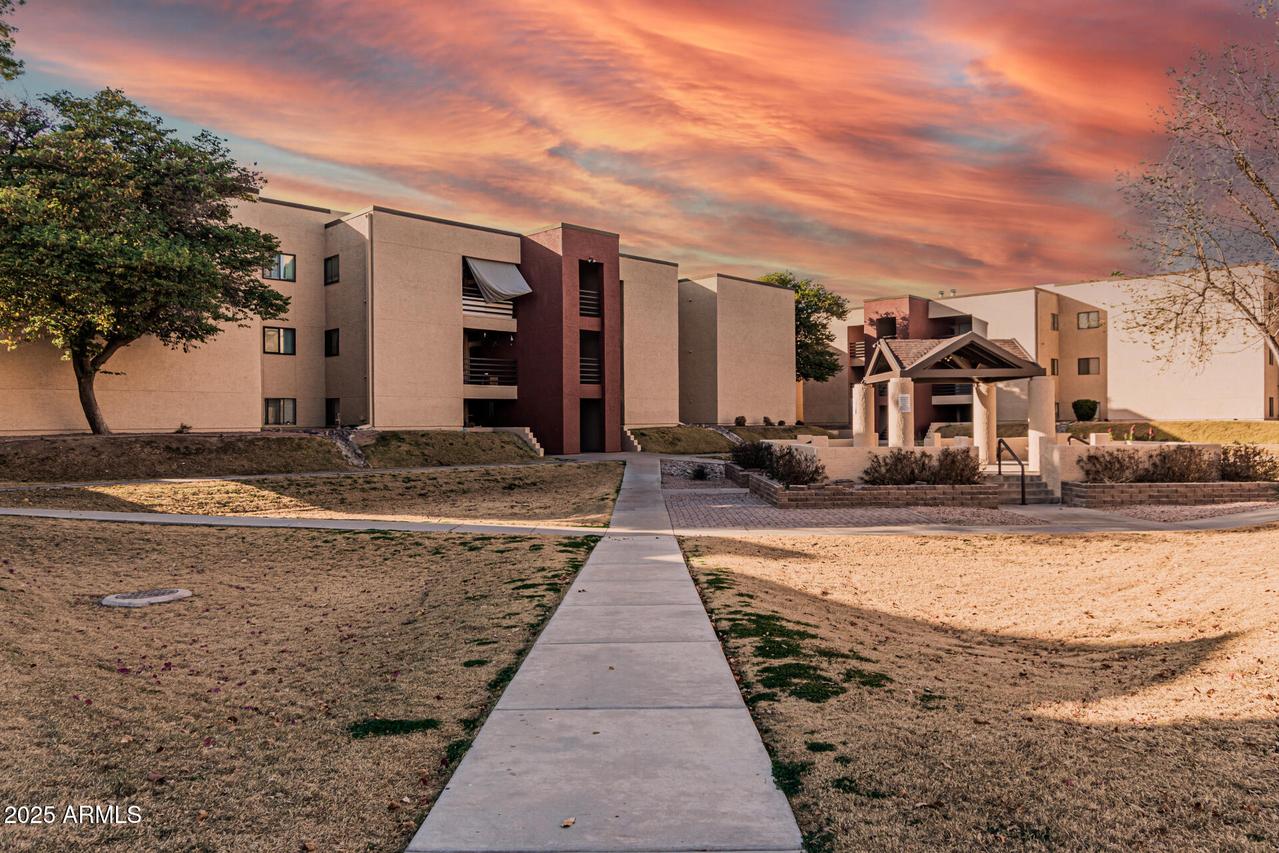 1340 N Recker Rd. #312, Mesa, AZ 85205