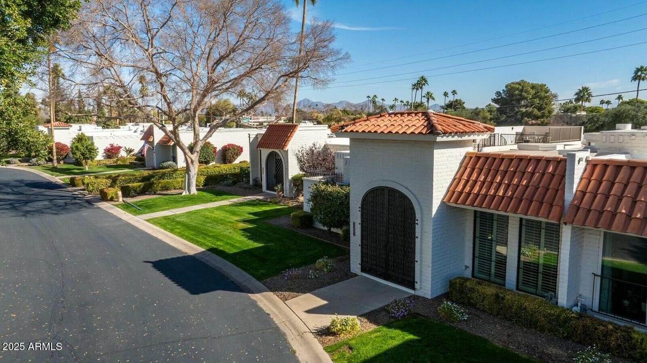 7121 E Mcdonald Dr., Paradise Valley, AZ 85253