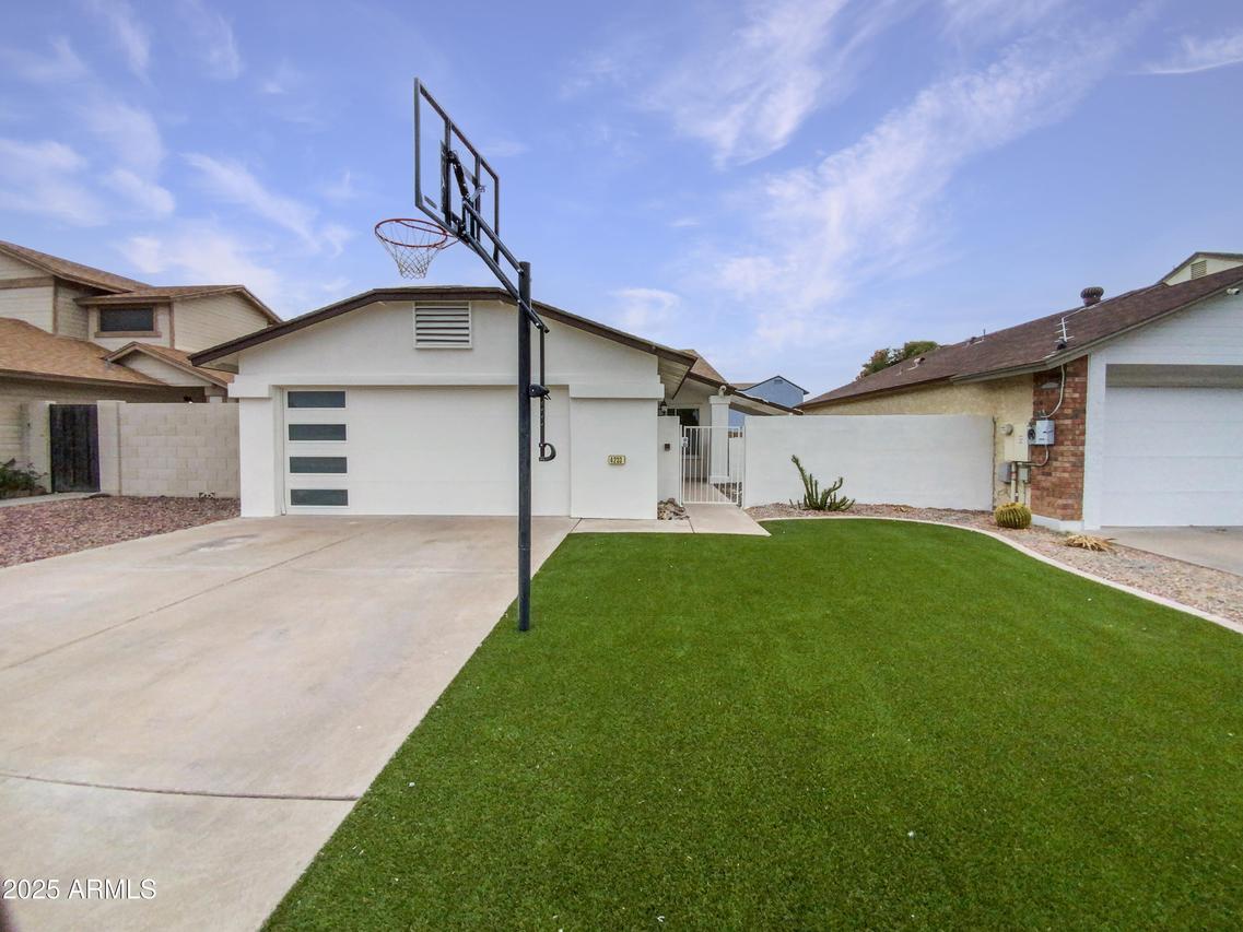 4233 E Covina St., Mesa, AZ 85205