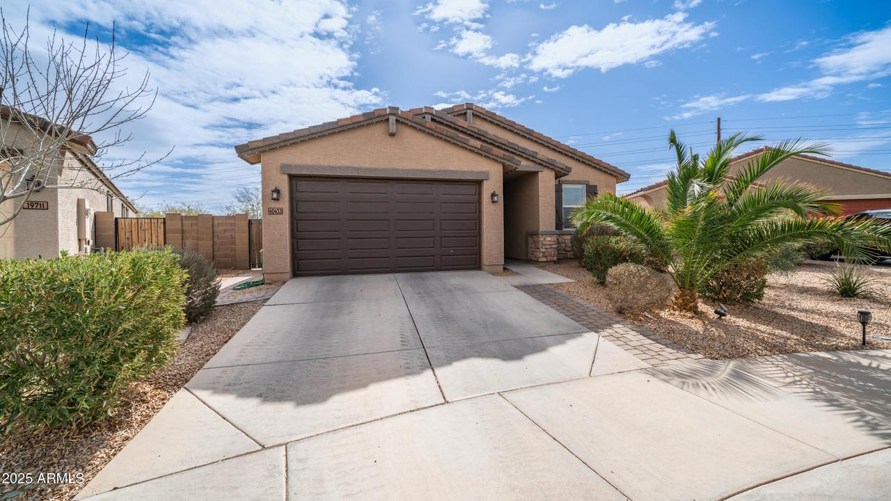 40433 W Hensley Way, Maricopa, AZ 85138