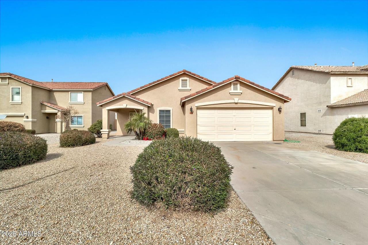 2210 E Caspian Way, San Tan Valley, AZ 85140