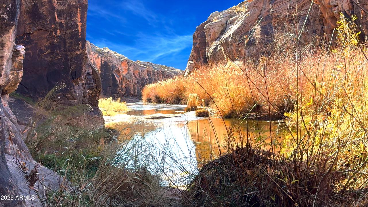 000 Bell Cow Aka Rock Art Ranch Rd. #11, Winslow, AZ 86047