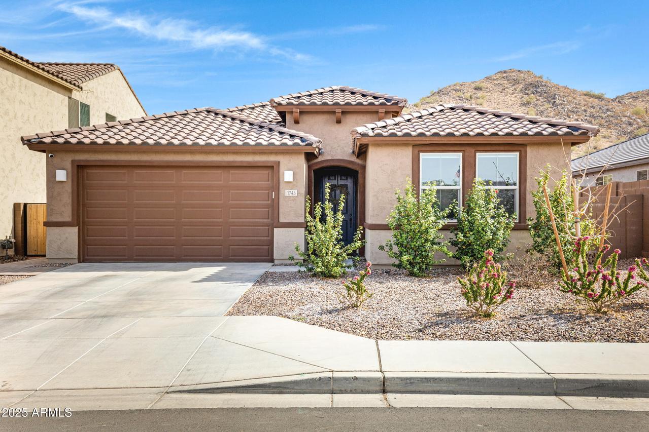 1743 W Flintlock Dr., San Tan Valley, AZ 85144