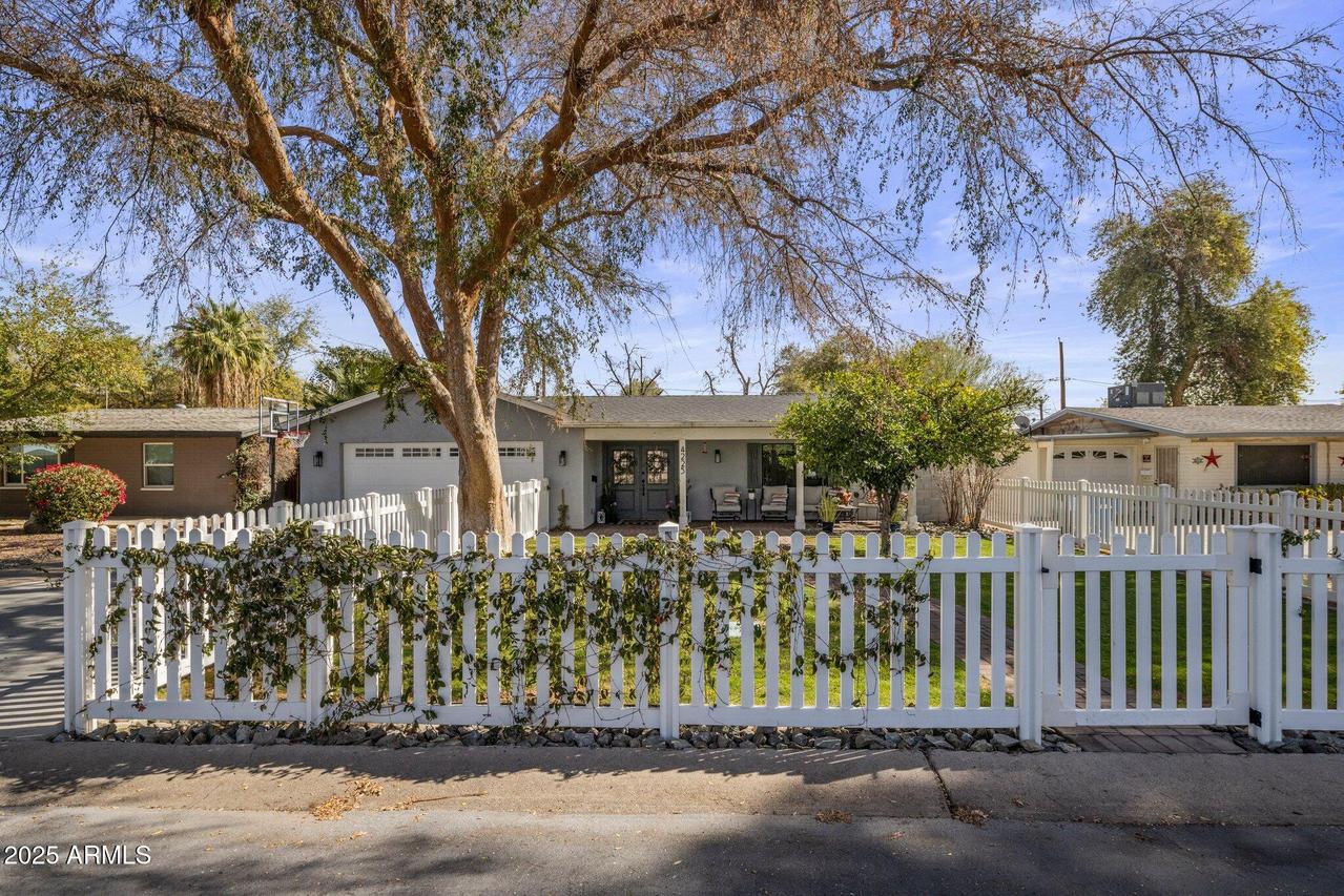 4225 N 42nd St., Phoenix, AZ 85018
