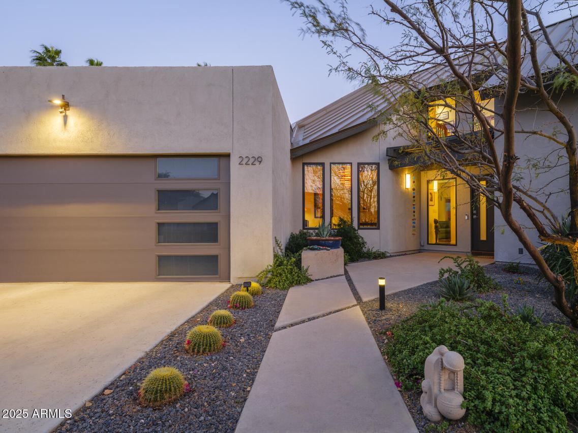 2229 E State Ave., Phoenix, AZ 85020