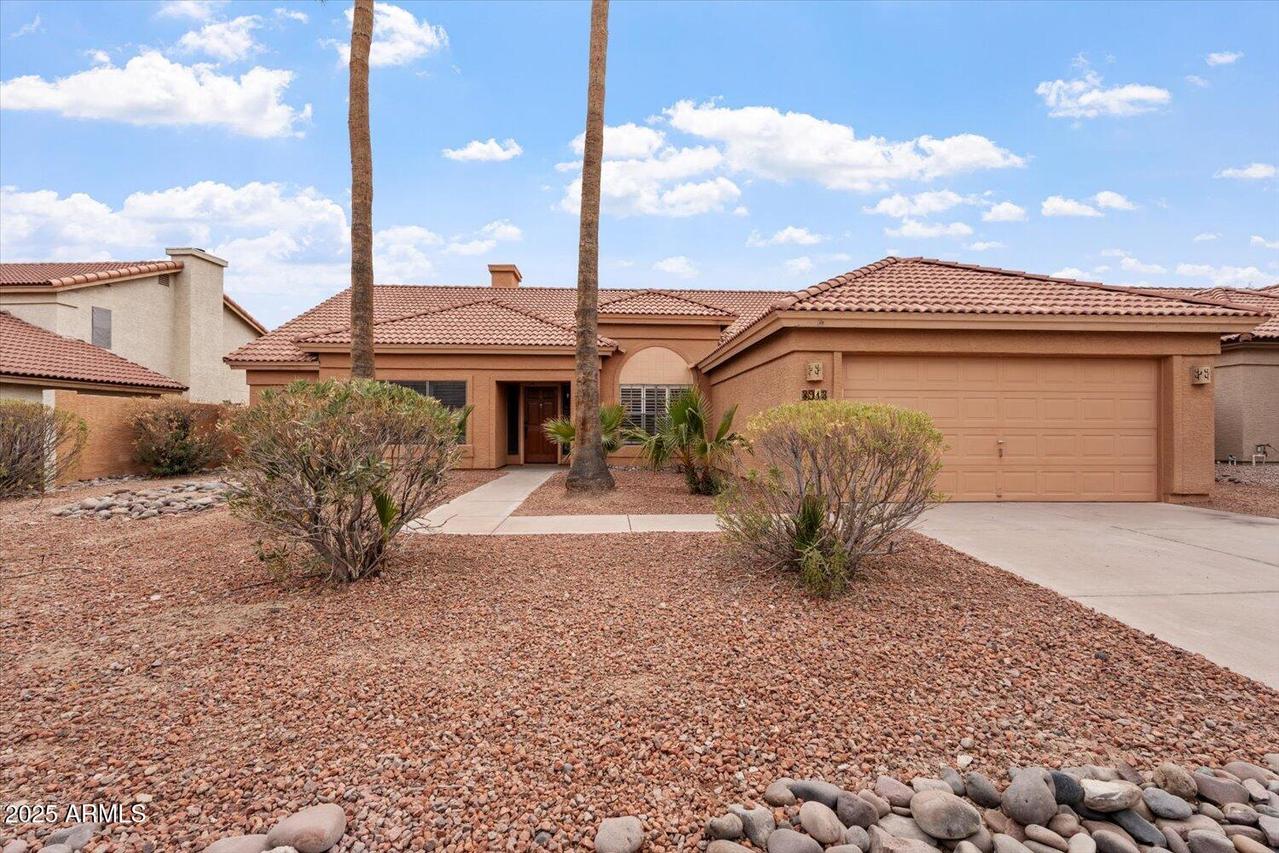 3913 E Goldfinch Gate Ln., Phoenix, AZ 85044