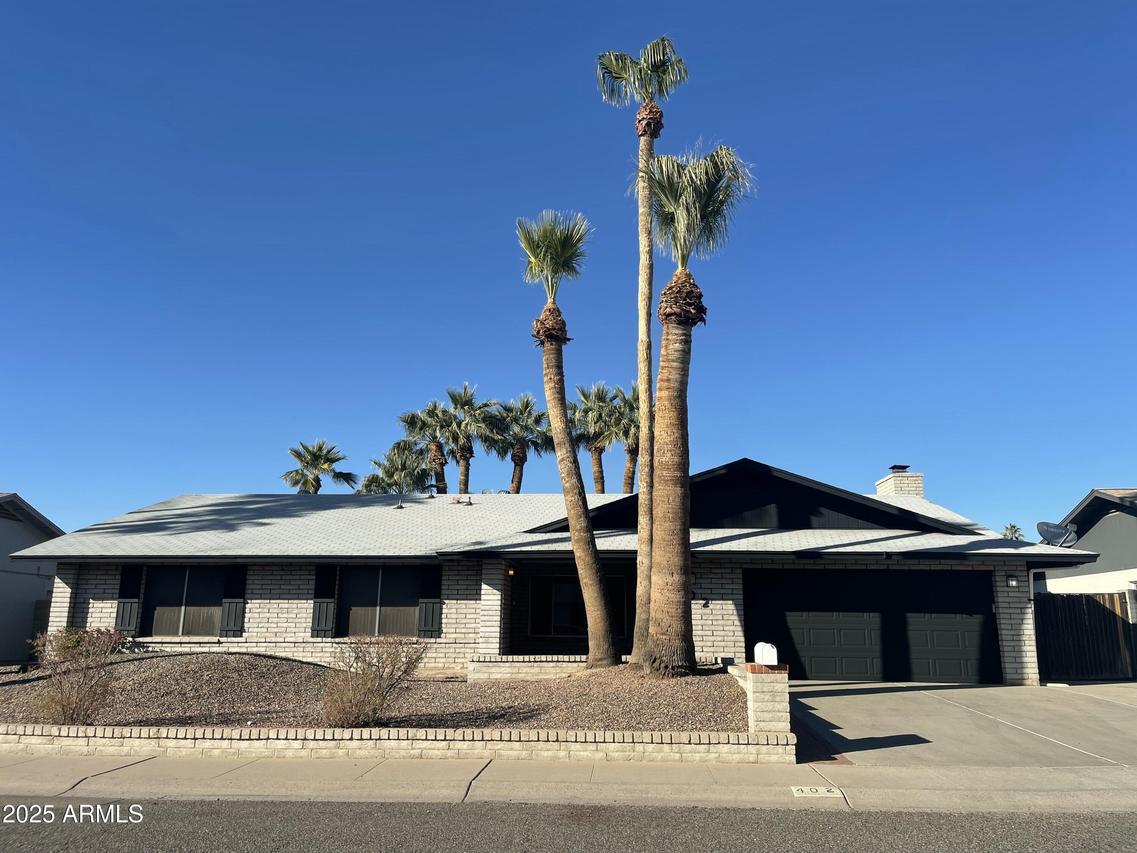 402 E Muriel Dr., Phoenix, AZ 85022