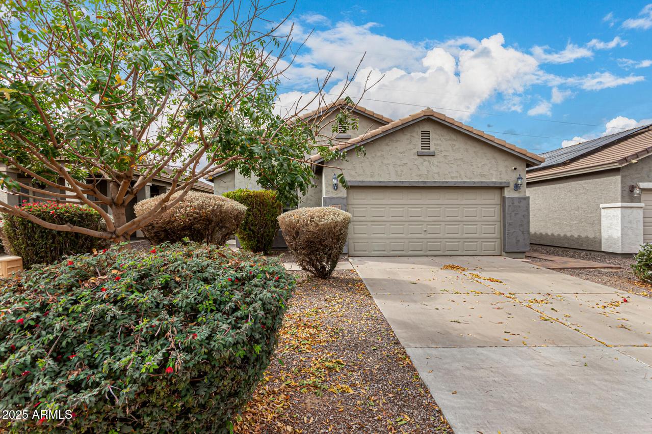 41260 N Salix Dr., San Tan Valley, AZ 85140
