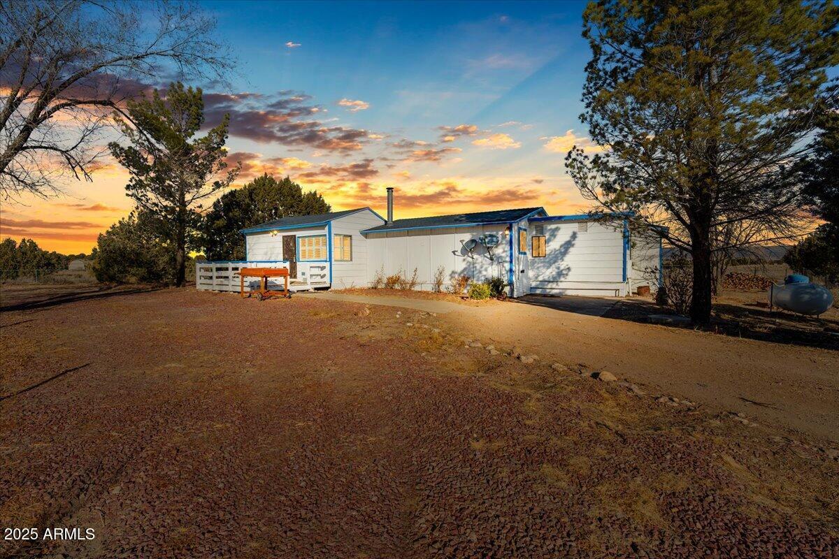 22990 N Post Rd., Paulden, AZ 86334