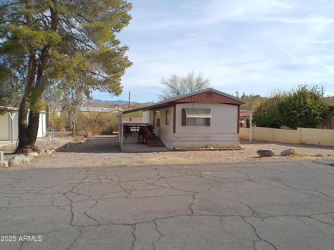 289 S Piedra Negra Dr., Queen Valley, AZ 85118