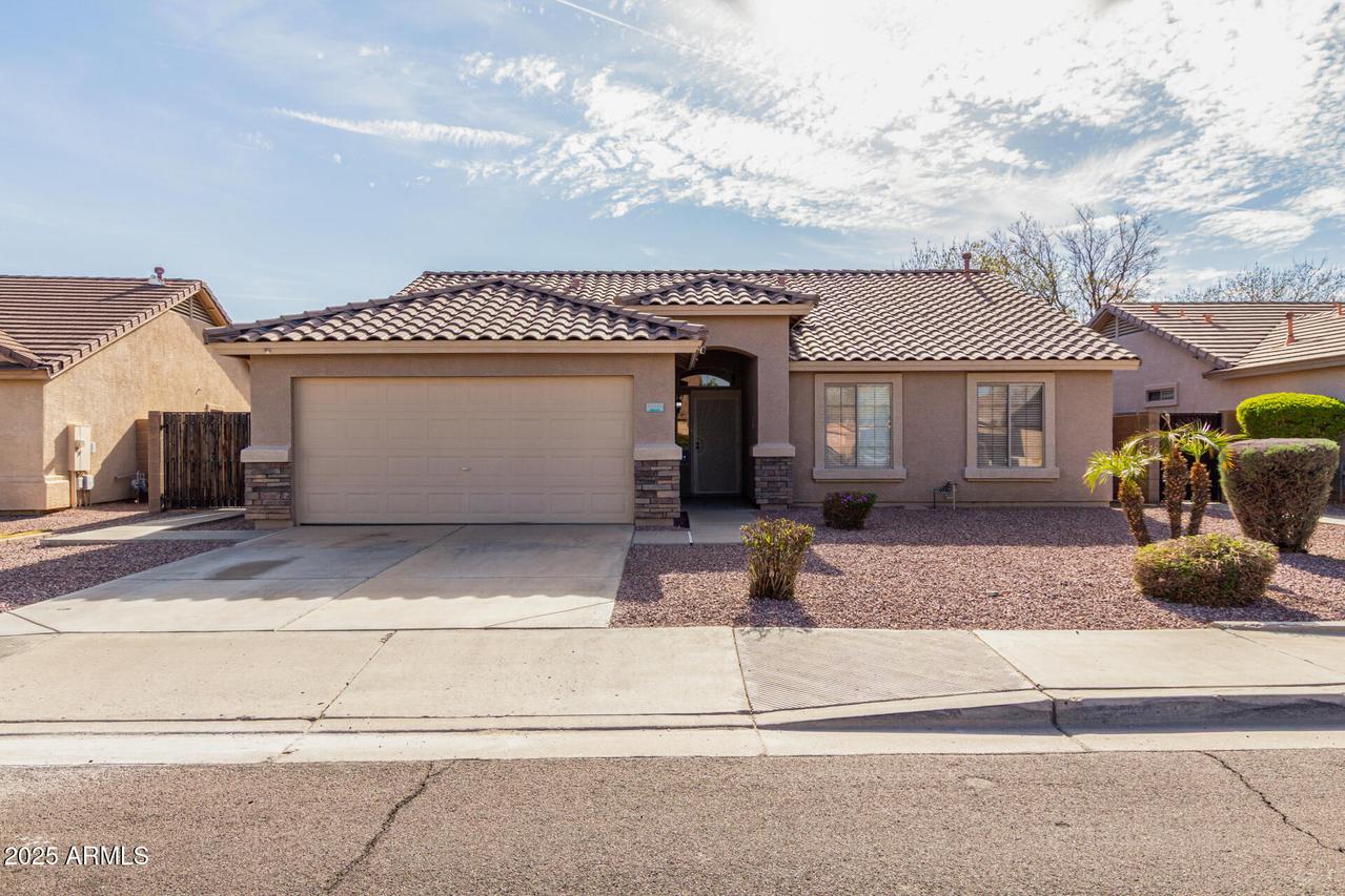 16043 W Saguaro Ln., Surprise, AZ 85374