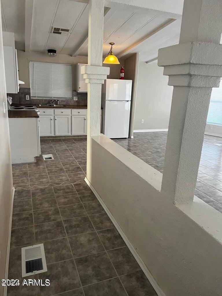 9405 S 14th Ave., Phoenix, AZ 85041